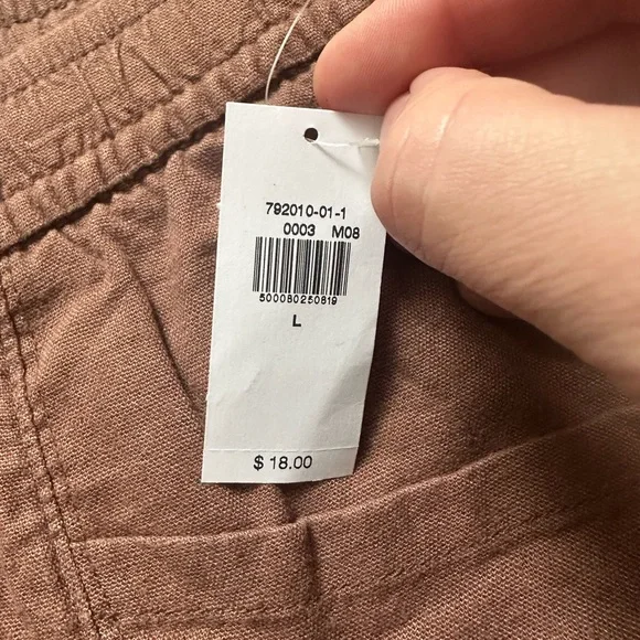 NWT, Old Navy Linen Blend Elastic Waist Shorts, Size L - Picture 4 of 6